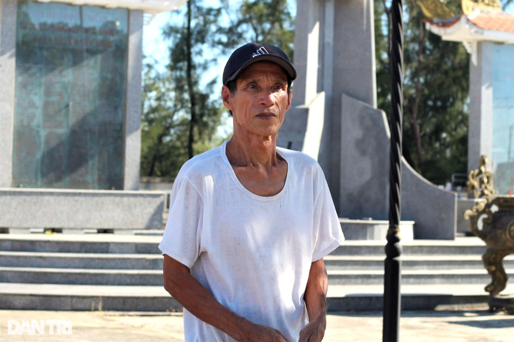 Lão ngư hơn 20 năm cần mẫn chăm sóc nghĩa trang liệt sĩ xã - 4