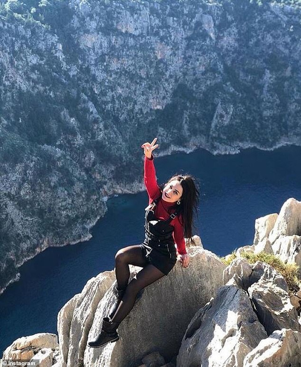 Đi chơi ngay sau khi thoát cách ly, cô gái ngã từ vách đá 35m tử vong - 1 Đi chơi ngay sau khi thoát cách ly, cô gái ngã từ vách đá 35m tử vong - 1