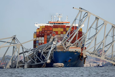 Cây cầu hóa "sắt vụn" sau vài giây: Thiệt hại 15 triệu USD mỗi ngày