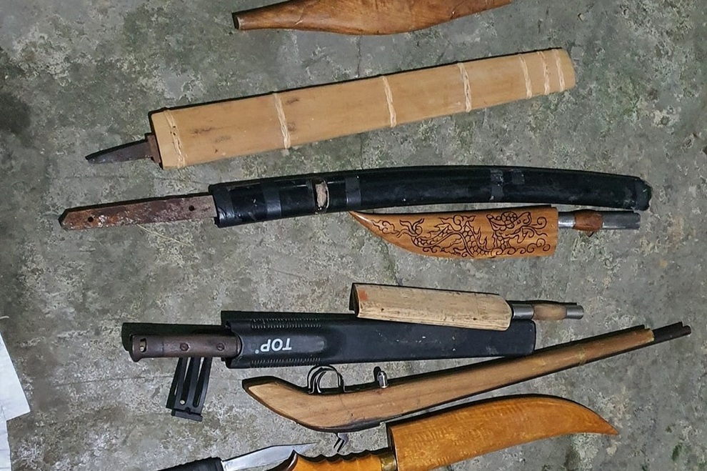 Bắt trùm ma túy trả công cho đàn em bằng những bữa tiệc trắng - 3 Bắt trùm ma túy trả công cho đàn em bằng những bữa tiệc trắng - 3