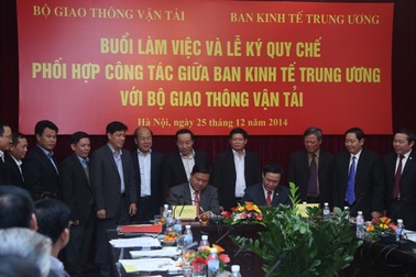 Ban Kinh tế Trung ương và Bộ GTVT phối hợp xây dựng kết cấu hạ tầng