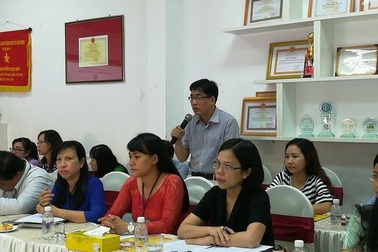 Quỹ phụ huynh: Tự nguyện nhưng ấn định mức thu