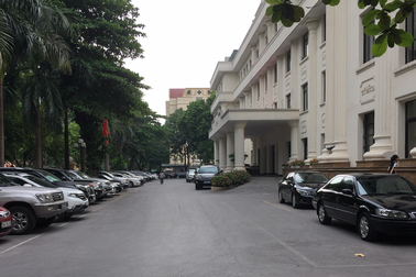 Bộ Tài chính: Đẩy mạnh chế độ khoán, giảm mạnh đầu xe công