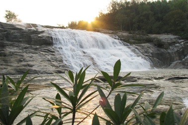 Vẻ đẹp hoang sơ của thác Sao Va