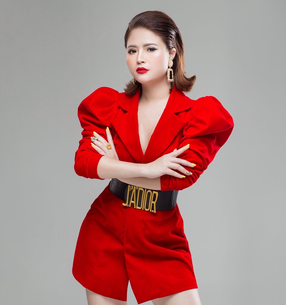 Doanh nhân Vũ Thị Hà Giang (Giang Venux): đạt nút bạc kênh youtube - 3 Doanh nhân Vũ Thị Hà Giang (Giang Venux): đạt nút bạc kênh youtube - 3