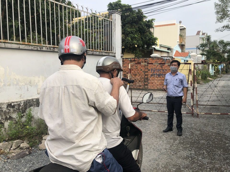 TPHCM: Phong tỏa nơi làm, nơi ở của bệnh nhân Covid-19 về nước chui - 4 TPHCM: Phong tỏa nơi làm, nơi ở của bệnh nhân Covid-19 về nước chui - 4