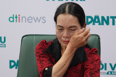 Người mẹ ở Hà Nội và con gái Pháp sau 31 năm: "Ngàn lần xin lỗi con"