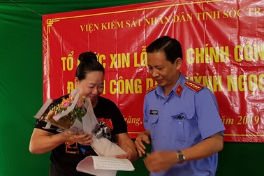 Viện KSND Sóc Trăng xin lỗi công khai “nữ hoàng lục bình”