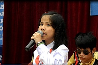 “Nhật ký của mẹ” qua tài năng của học sinh khiếm thị