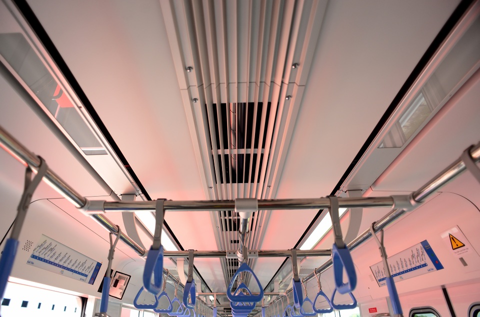 Tàu metro số 1.jpg Tàu metro số 1.jpg