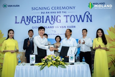 Lễ ký kết hợp tác dự án khu đô thị Langbiang Town giữa Midland và Vạn Xuân