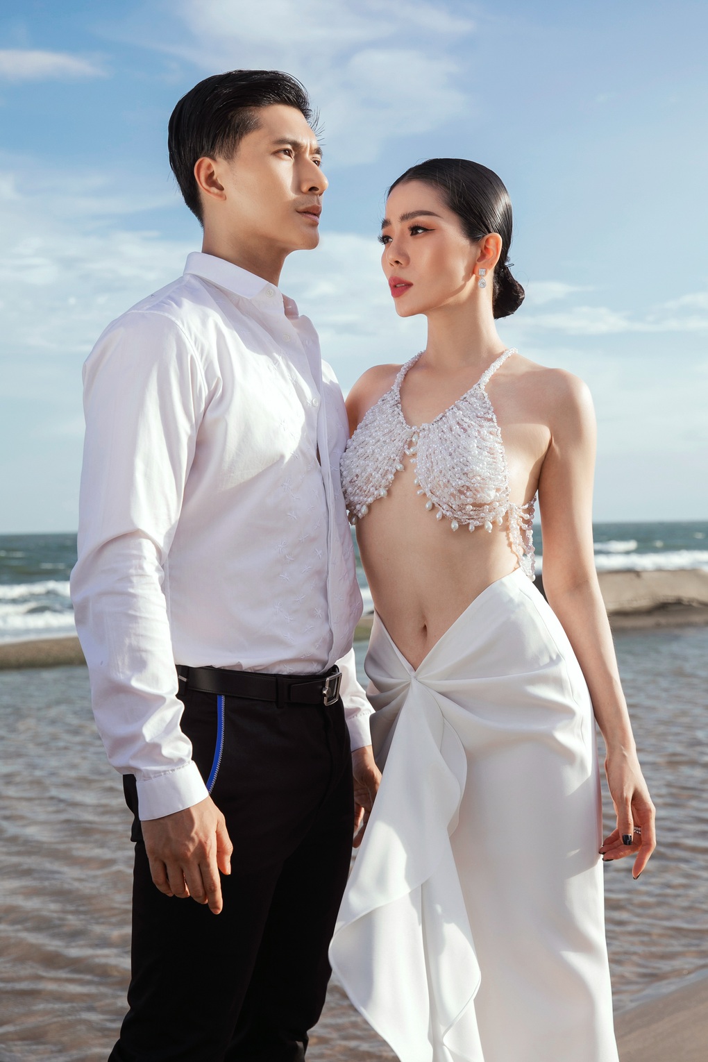 Lệ Quyên nóng bỏng bên tình trẻ, Ngọc Châu khoe vòng 1 táo bạo - 1 Lệ Quyên nóng bỏng bên tình trẻ, Ngọc Châu khoe vòng 1 táo bạo - 1