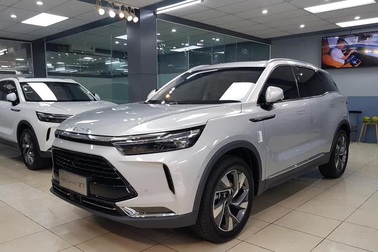 Ô tô Trung Quốc: Tốt thực sự hay khách mua xe "cuồng" quá mức?