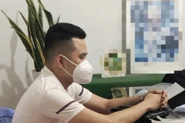 Dùng dấu giả, bịa nội dung đi đón con dâu lãnh đạo để "thông chốt"