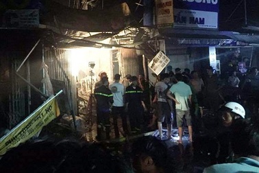 Cháy lớn thiêu rụi 3 căn nhà, 3 người thiệt mạng