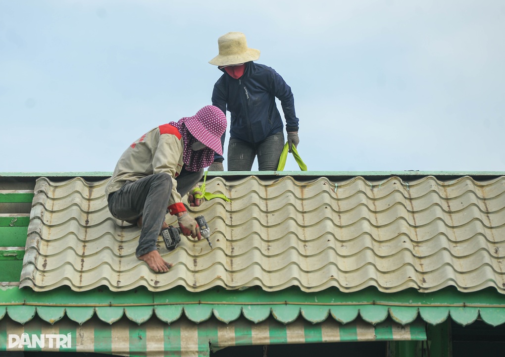 Tháo dỡ du thuyền cuối cùng ra khỏi hồ Tây - 11 Tháo dỡ du thuyền cuối cùng ra khỏi hồ Tây - 11