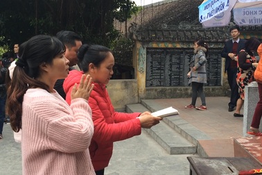 Chưa khai hội, khấn thuê, lễ mướn đã vây khách "vay" tiền Bà Chúa Kho