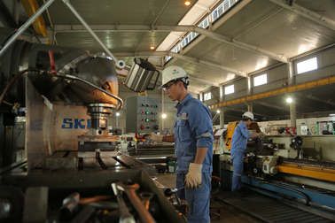 Mcredit giảm gần 50% lãi suất cho khách hàng công nhân