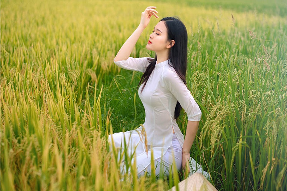 Á khôi Sinh viên Việt Nam khoe nét xuân thì bên cánh đồng lúa - 7 Á khôi Sinh viên Việt Nam khoe nét xuân thì bên cánh đồng lúa - 7