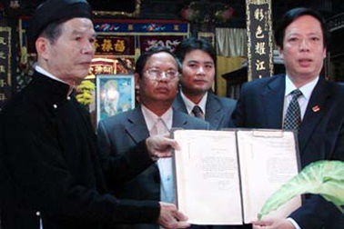 Bàn giao thêm 2 văn bản liên quan đến Hoàng Sa