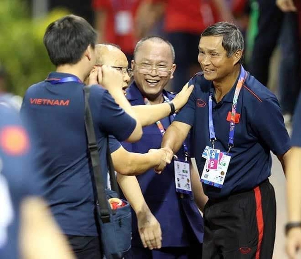 Những hình ảnh đầy ý nghĩa được dân mạng chia sẻ với đội bóng đá nữ Việt Nam - 13 Những hình ảnh đầy ý nghĩa được dân mạng chia sẻ với đội bóng đá nữ Việt Nam - 13