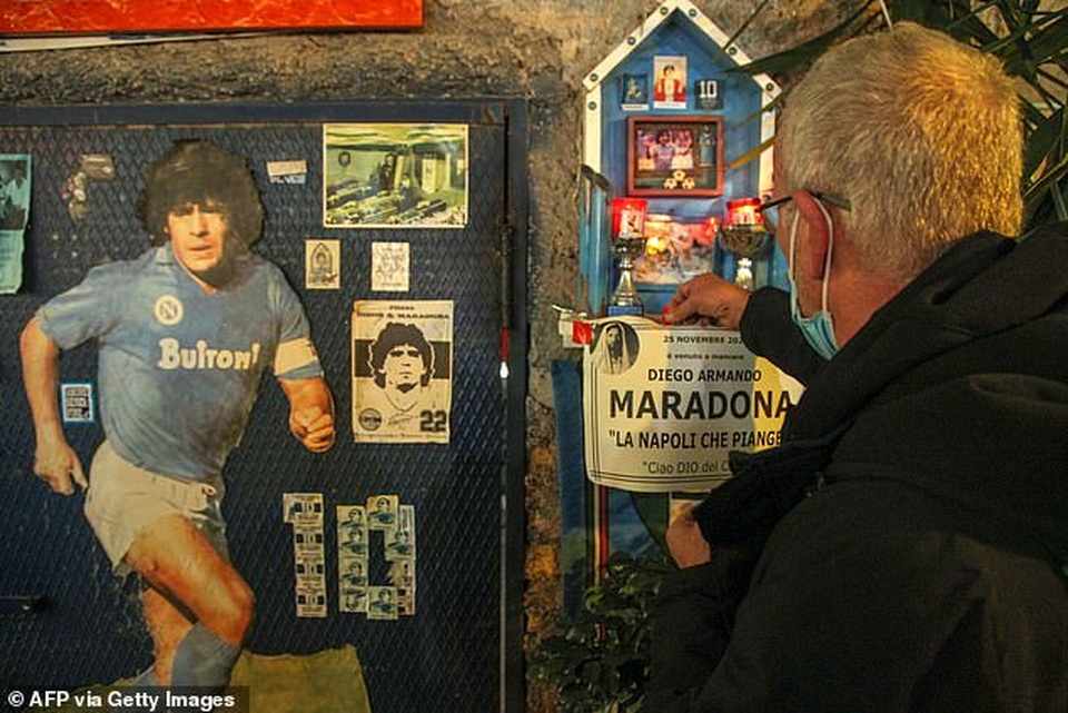 Người hâm mộ thế giới khóc thương tiễn biệt Maradona - 9 Người hâm mộ thế giới khóc thương tiễn biệt Maradona - 9