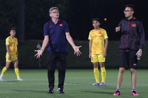HLV Troussier yêu cầu U23 Việt Nam phải chơi nhiệt huyết và mạnh mẽ hơn