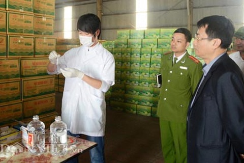 Vụ 4 người tử vong do rượu: Thu hơn 6.000 can rượu liên quan