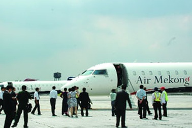 Bán vé máy bay giá rẻ, Air Mekong “hút” khách