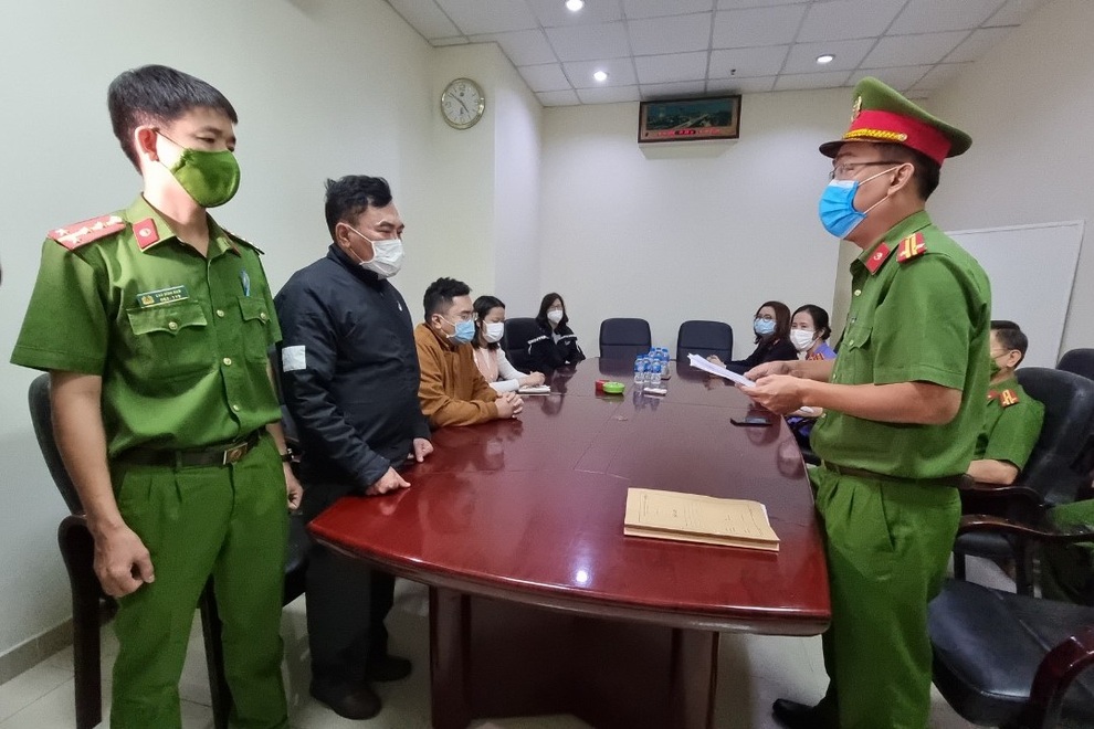 Bắt Tổng Giám đốc Công ty CP Đầu tư phát triển nhà Đà Nẵng - 1 Bắt Tổng Giám đốc Công ty CP Đầu tư phát triển nhà Đà Nẵng - 1
