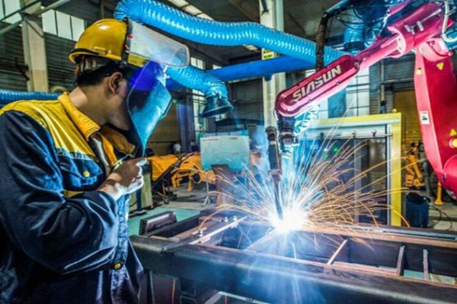 Kinh tế thế giới năm qua có còn bị bủa vây bởi những bóng ma? - 12