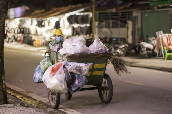 Phó Chủ tịch UBND tỉnh Thừa Thiên Huế đề nghị công ty cần tăng cường công tác vệ sinh đường phố trong dịp Tết Nguyên đán, nhất là ở các địa điểm vui xuân của tỉnh để người dân có những ngày Tết vui tươi, sạch sẽ và an toàn.