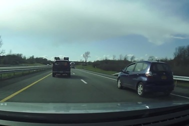 Tai nạn kinh hoàng vì vượt ẩu trên đường