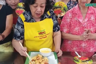 Lớp học làm bánh miễn phí tại TPHCM của cô giáo U80