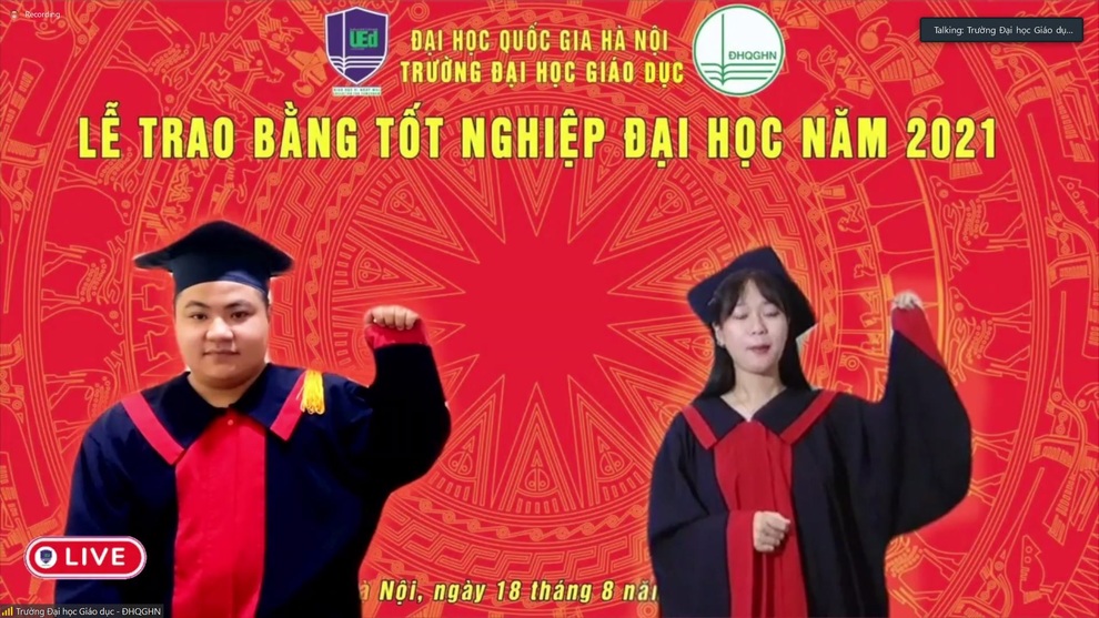 Lễ nhận bằng tốt nghiệp trực tuyến đáng nhớ của sinh viên ĐH Giáo dục - 2 Lễ nhận bằng tốt nghiệp trực tuyến đáng nhớ của sinh viên ĐH Giáo dục - 2