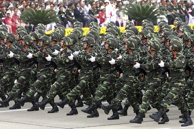 [Infographics] Diễu binh kỷ niệm Đại thắng mùa xuân qua những con số