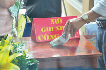 Bộ Tài chính yêu cầu kiểm tra tổng thể việc quản lý tiền công đức năm 2023