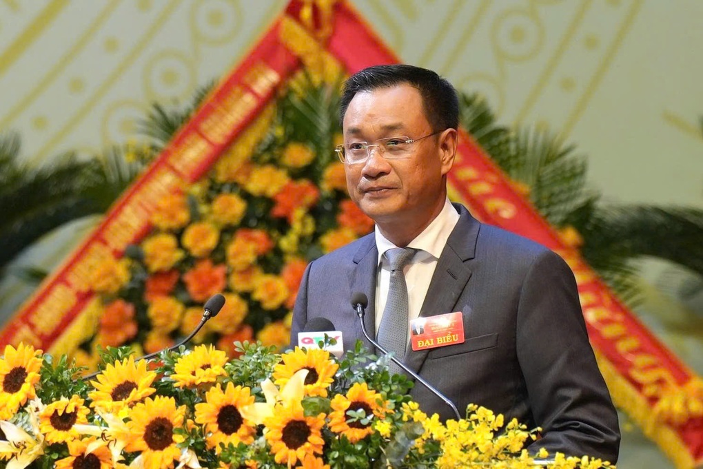 Pan Le Ngoc Quang byl jmenován tajemníkem stranického výboru provincie Quang Tri - 2 Ông Lê Ngọc Quang làm Bí thư Tỉnh ủy Quảng Trị - 2