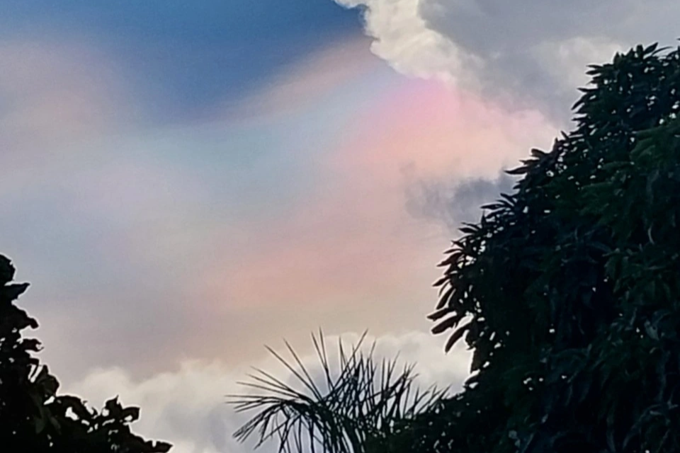 Mây ngũ sắc xuất hiện tại Thanh Hóa - 2