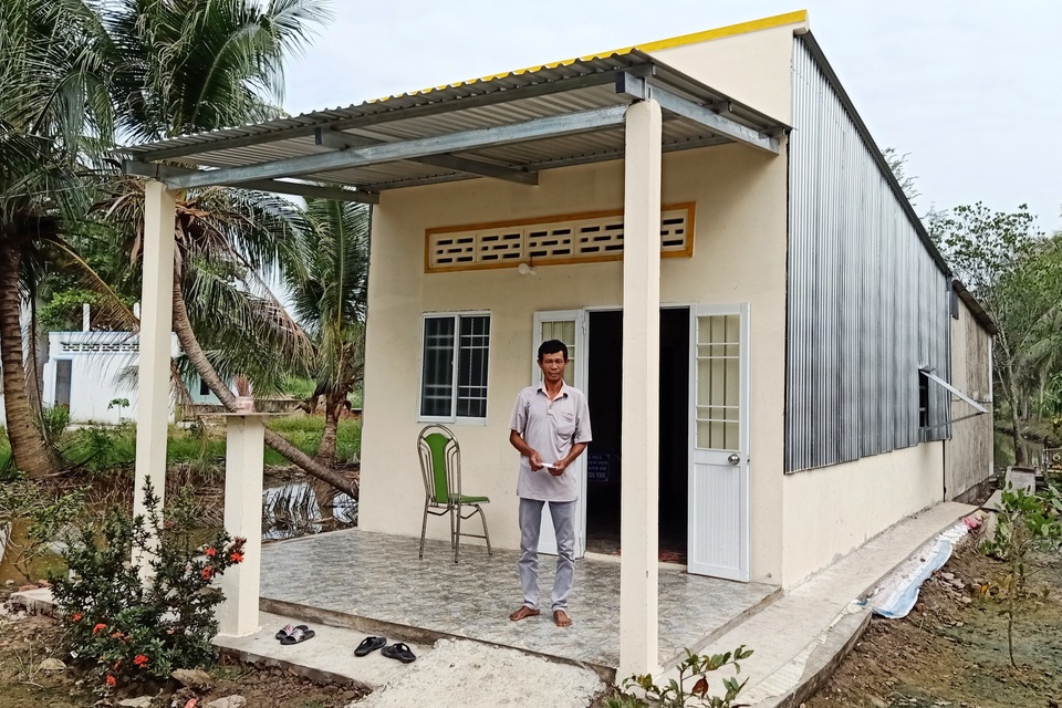 Trao tặng Ngôi nhà nhân ái do bạn đọc Dân trí chung tay xây dựng - 6 Trao tặng Ngôi nhà nhân ái do bạn đọc Dân trí chung tay xây dựng - 6