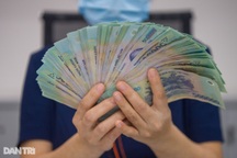 Ngân hàng "thừa tiền", không để chảy vào kinh tế là sự lãng phí phát triển