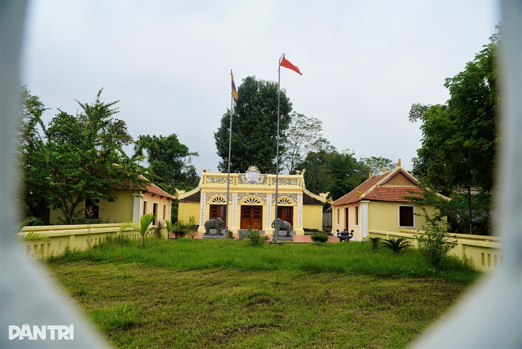 Độc đáo cây bồ đề cổ thụ ôm trọn tháp am ở ngôi đền hơn 300 tuổi - 3 Độc đáo cây bồ đề cổ thụ ôm trọn tháp am ở ngôi đền hơn 300 tuổi - 3