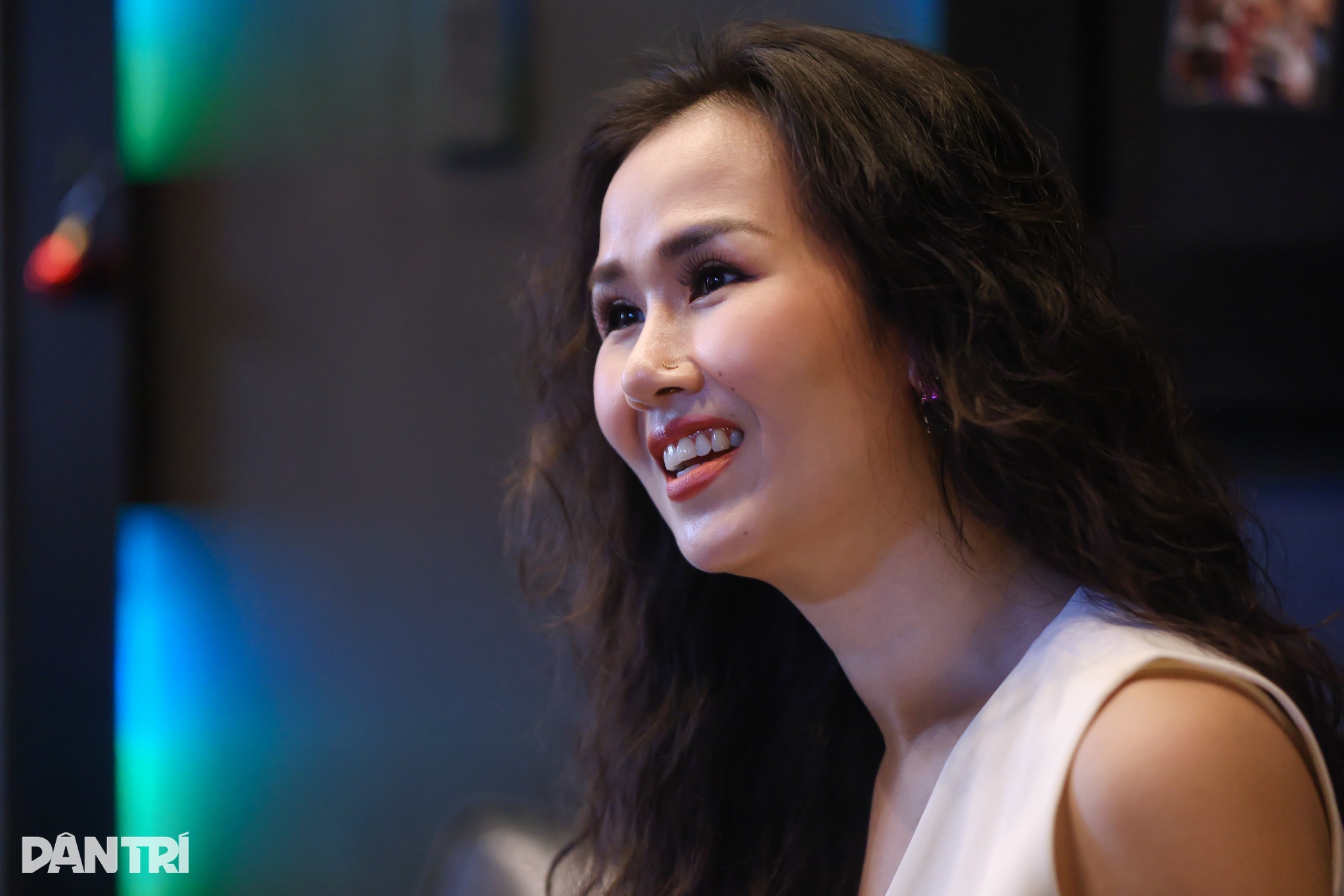Võ Hạ Trâm hát Rực rỡ ngày mới, sự nghiệp thăng hoa sau bản hit tỷ view - 3