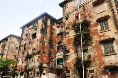 Hãi hùng sống trong chung cư "lở loét"