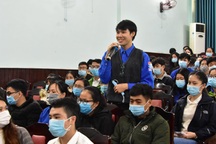 Sinh viên Y dược Huế đối thoại với Chủ tịch tỉnh