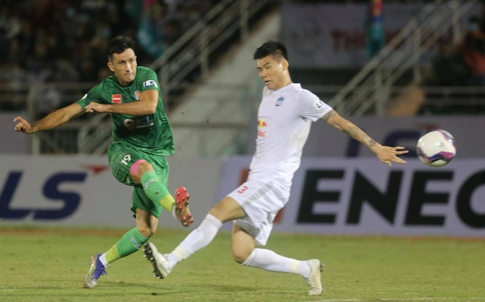 HA Gia Lai thua Sài Gòn FC trong ngày HLV Kiatisuk ra mắt - 5 HA Gia Lai thua Sài Gòn FC trong ngày HLV Kiatisuk ra mắt - 5