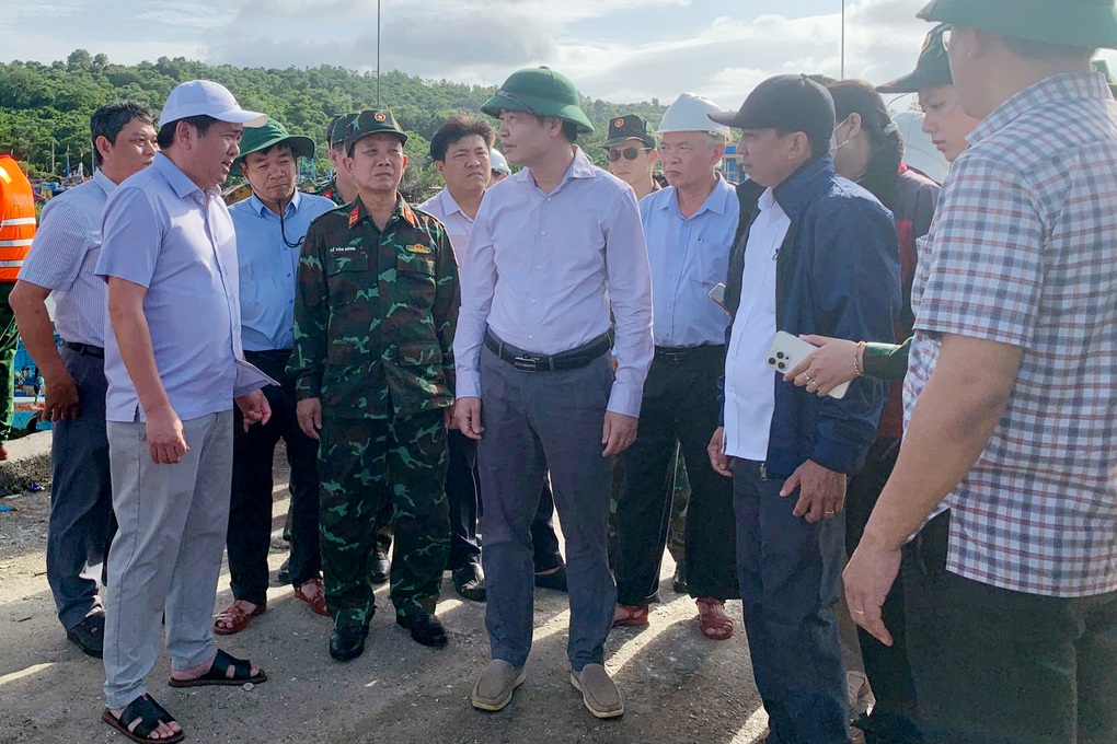 Phát hiện quả đồi có nhiều vết nứt, nguy cơ sạt lở cao ở Quảng Ngãi - 3 Phát hiện quả đồi có nhiều vết nứt, nguy cơ sạt lở cao ở Quảng Ngãi - 3