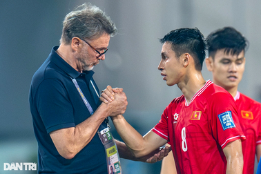 Bóng đá Việt Nam thất bại: Nguyên nhân không chỉ từ HLV Troussier!