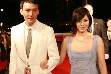 Song Hye Kyo sánh đôi cùng Trương Chấn trong Titanic châu Á