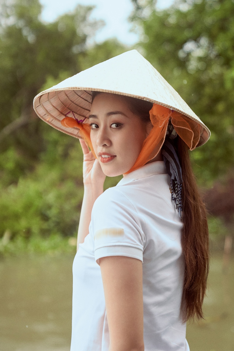 Hoa hậu Khánh Vân khoe mặt mộc xinh đẹp trải nghiệm cuộc sống miền Tây - 4 Hoa hậu Khánh Vân khoe mặt mộc xinh đẹp trải nghiệm cuộc sống miền Tây - 4